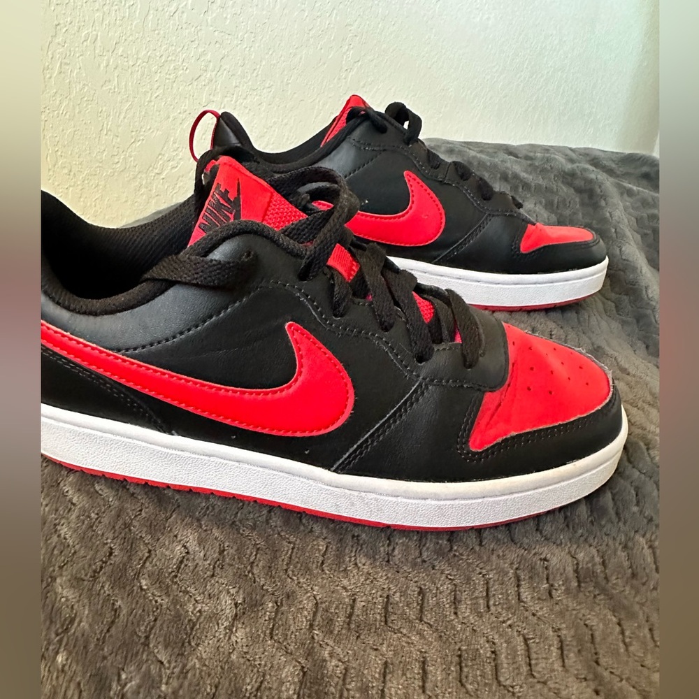 Nike Kids Black and Red Athletic Sneakers